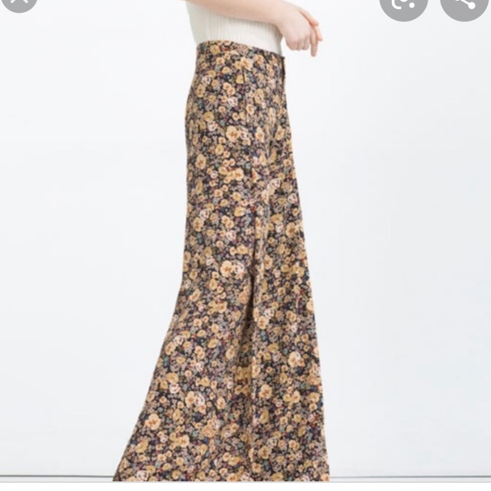 Zara woman highwaisted wide leg flowy floral pants